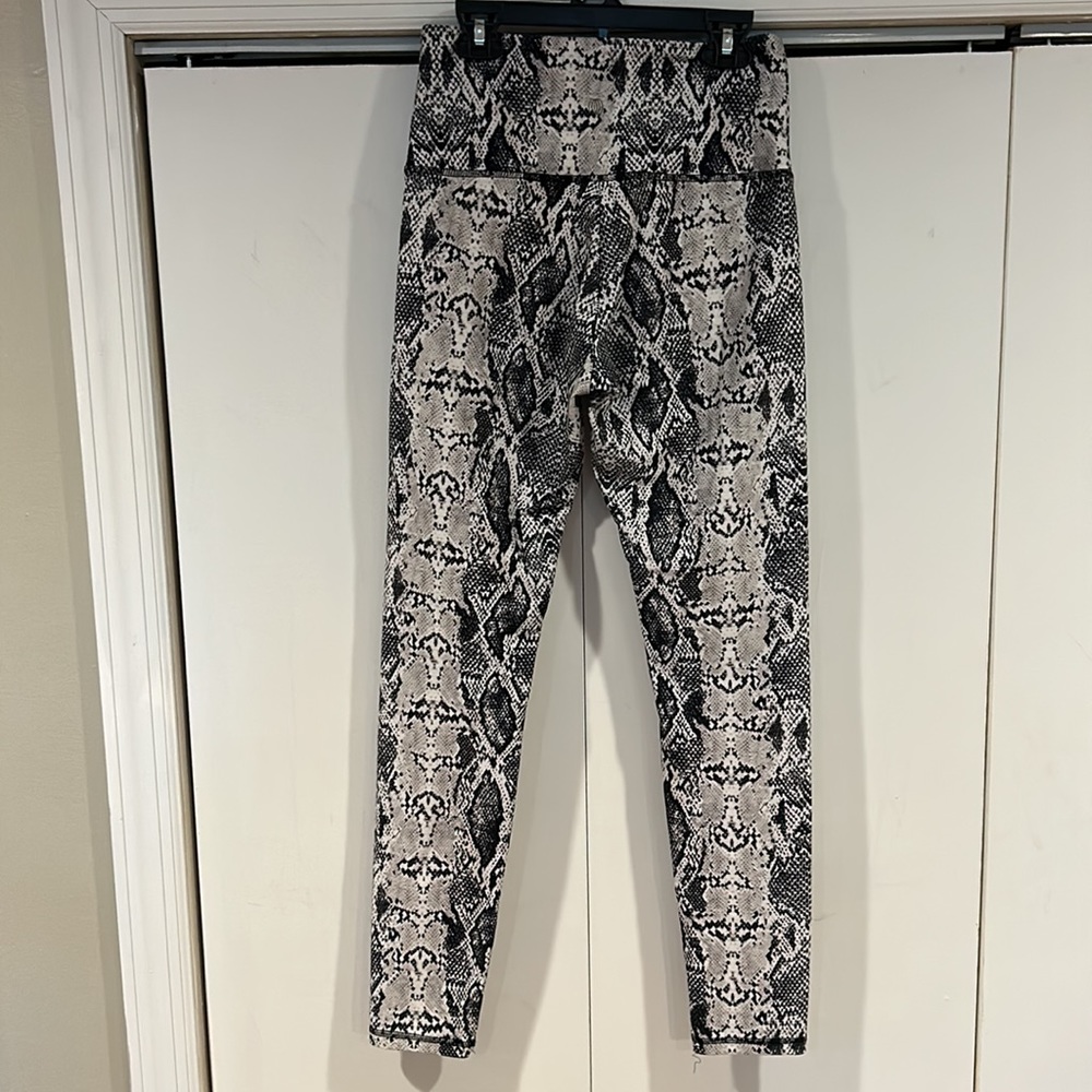 Balance Collection Python Leggings 🐍 - Picture 2 of 3